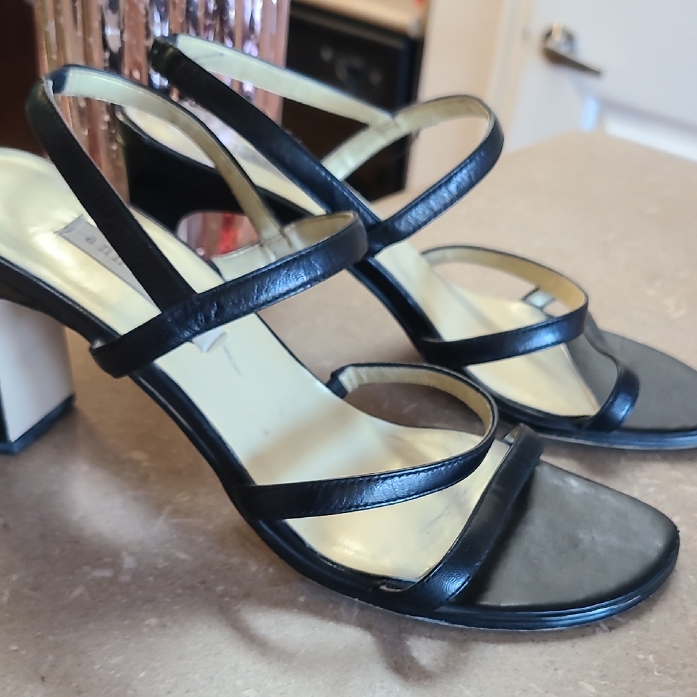 Ann Marino Size 8 Black Strappy-Slip In Sandals